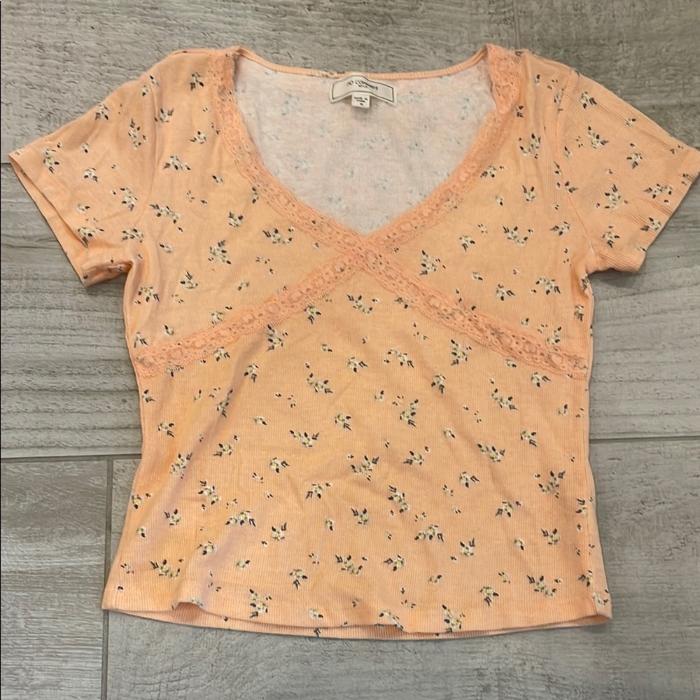 No Comment Womens NY-LA Peach Floral Baby Tee